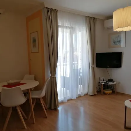 Sara Galileo Blizu Plaze Lägenhet Makarska