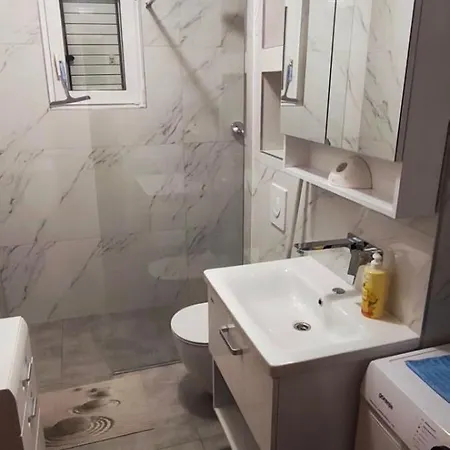 Sara Galileo Blizu Plaze * Makarska