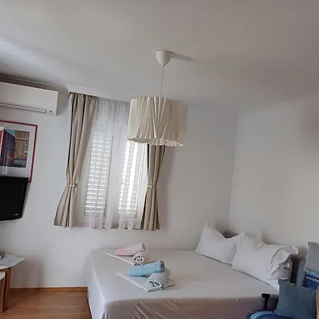 Sara Galileo Blizu Plaze Apartamento Makarska